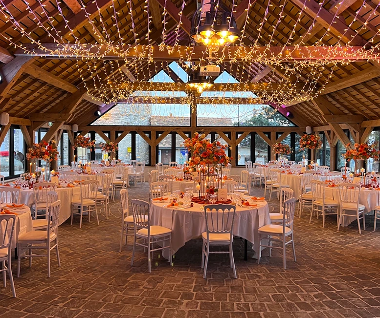 salle de reception pour événements privés et professionnels au village Sully