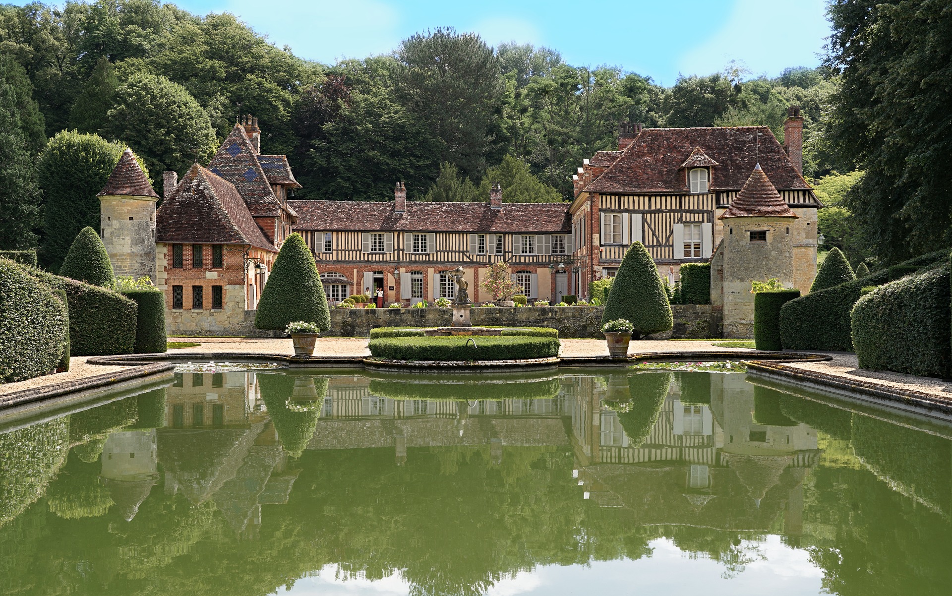 Domaines & Châteaux